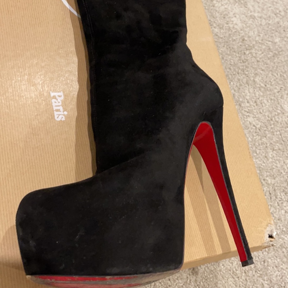 daffodile louboutin shoes